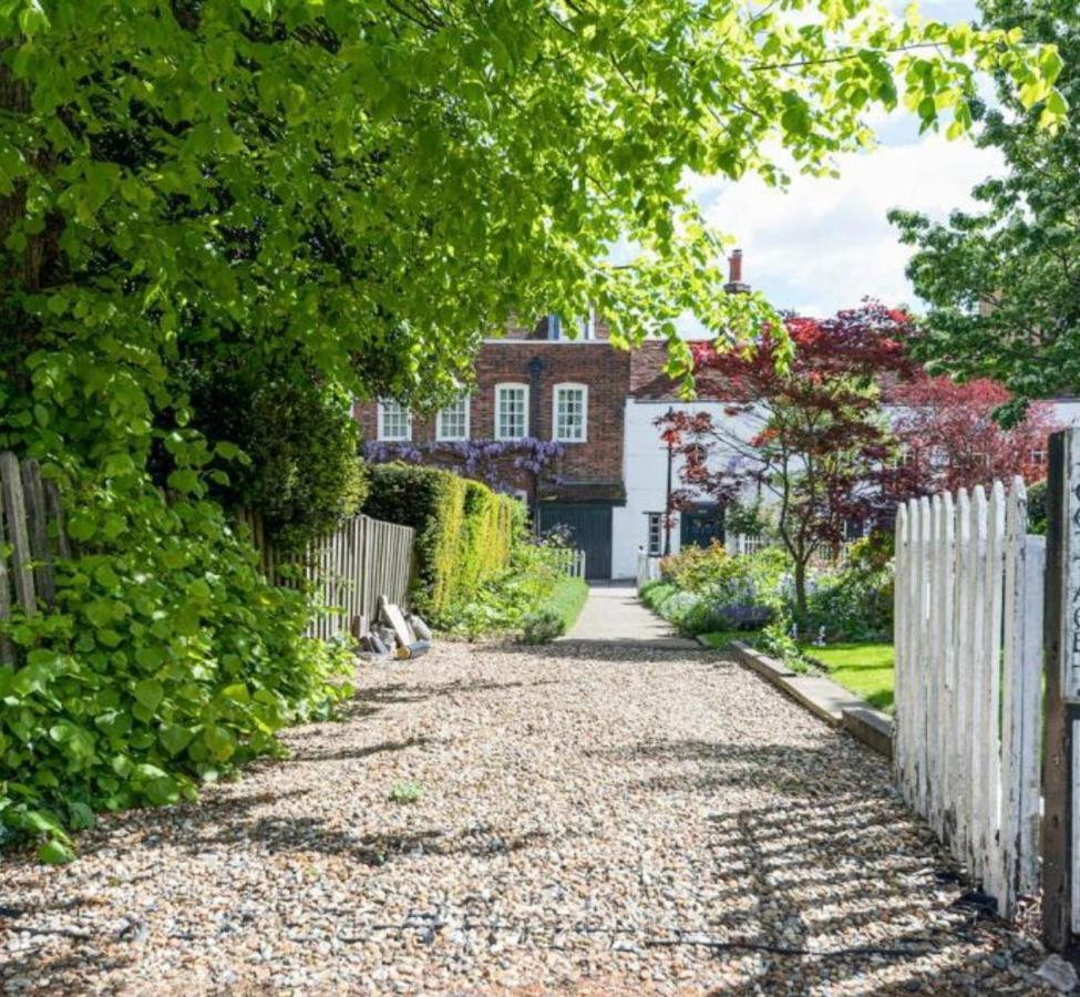 Clarendon Cottage Enfield Eksteriør billede